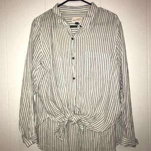 Striped tie front button up shirt!!